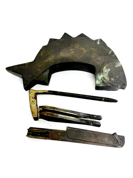 กุญแจจีนโบราณ (Ancient Chinese Padlock)