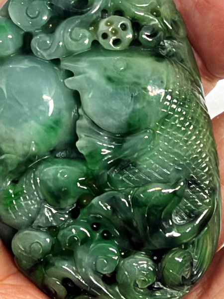 จี้ปลาหลีฮื้อหยกเขียวพม่า (Burmese Green Jade Fish Pandant)