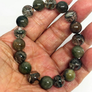 สร้อยข้อมือแก้วโป่งข่าม-12 มม. (12 mm. Phantom Quartz Bracelace)